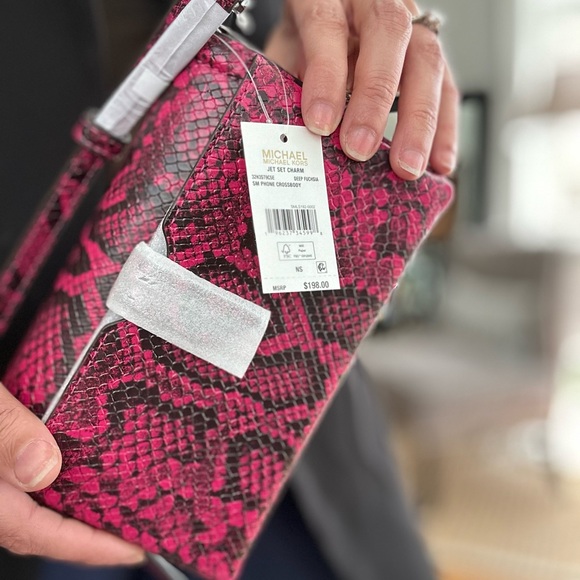 MICHAEL KORS Jet Set Charm Small Phone Crossbody - Picture 9 of 9